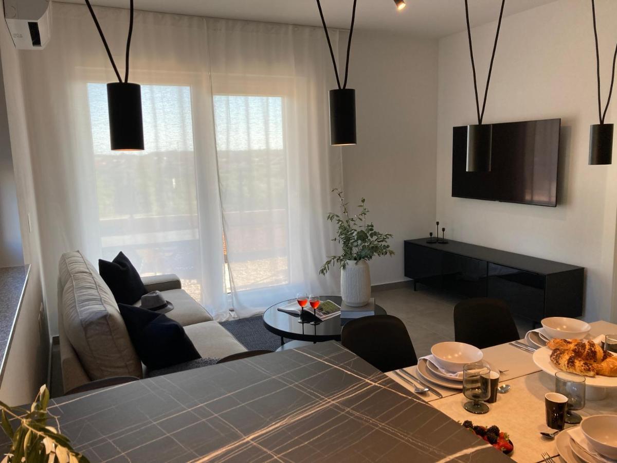 Urban Lägenhet Pula Exteriör bild