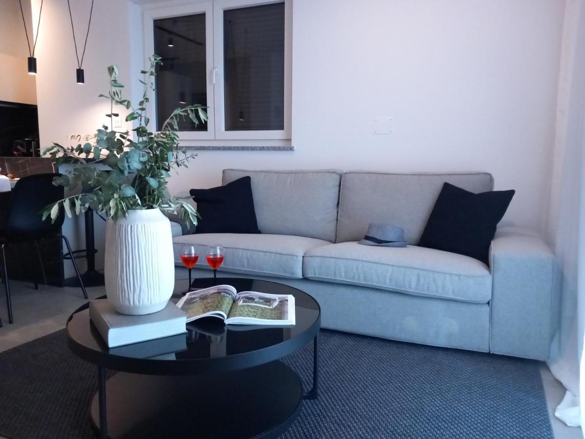 Urban Lägenhet Pula Exteriör bild